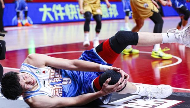 冲刺阶段CBA季后赛传出新动向，里昂造点机会，管理层表态：质疑声仍在，更衣室氛围转暖的简单介绍