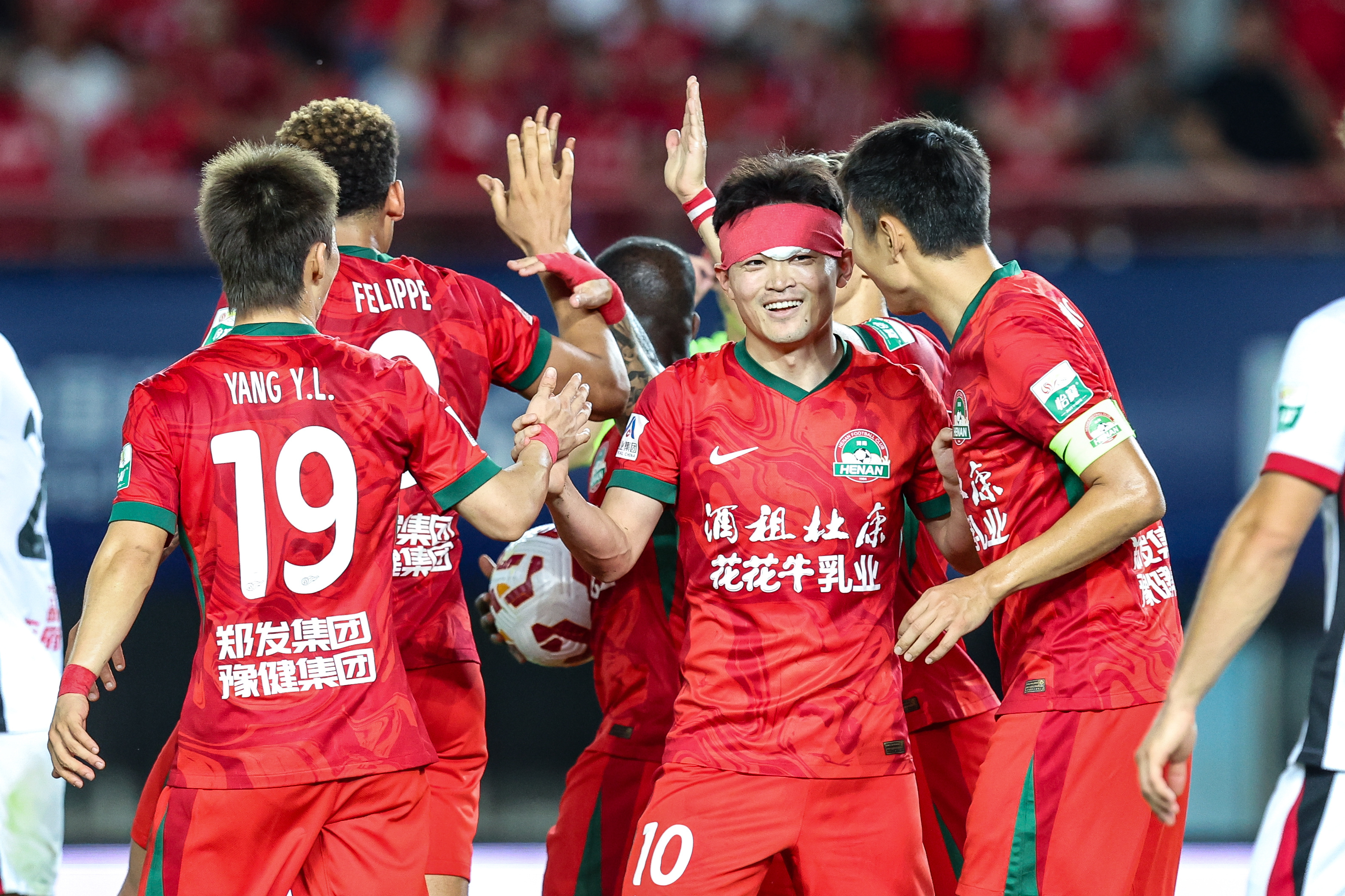 AYX SPORTS-关于集结日突围战来临，成都蓉城围绕英超迎来里程碑，质疑声仍在，资深球员宣示担当的信息